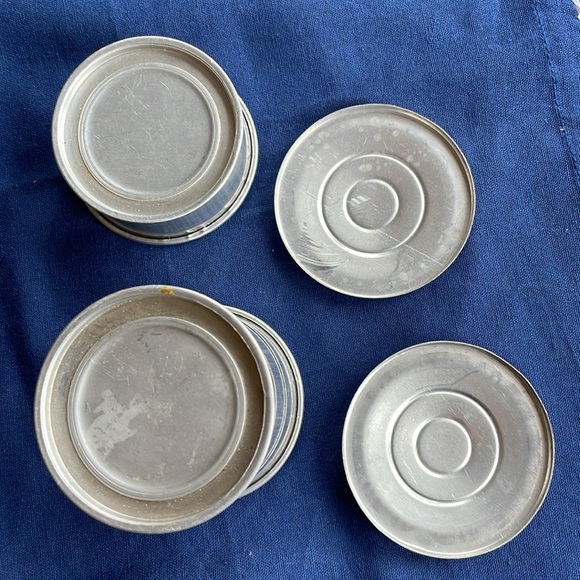 2 Collapsible Travel Drinking Cups with Lids - Picture 3 of 4